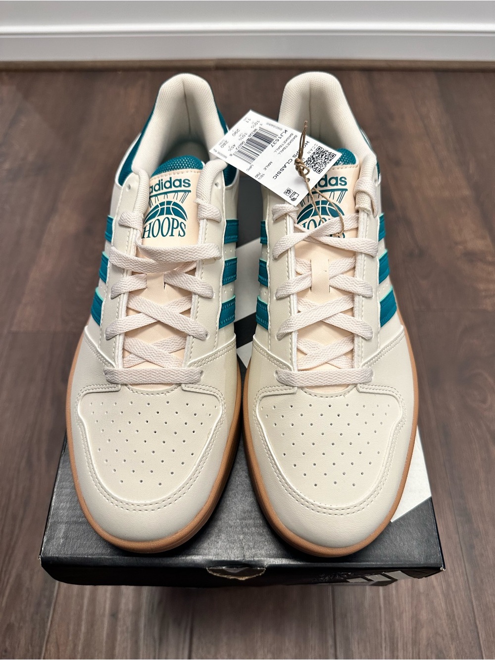 Adidas Men’s Hoops Classic Cream & Teal 3 Stripes Basketball Sneakers, Size 11